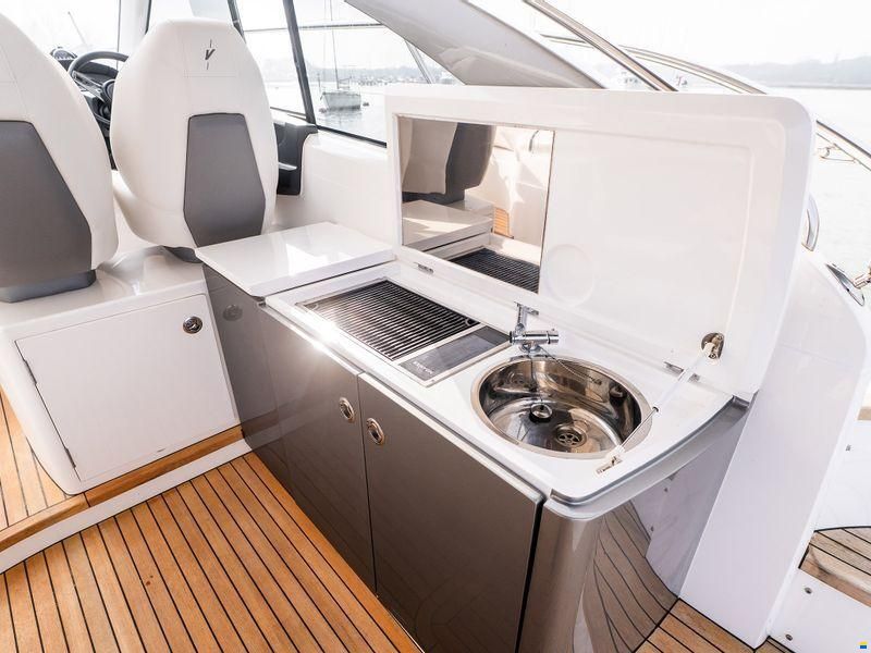 Princess V40