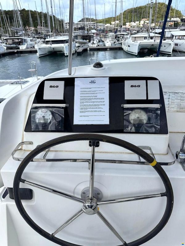 Lagoon 42