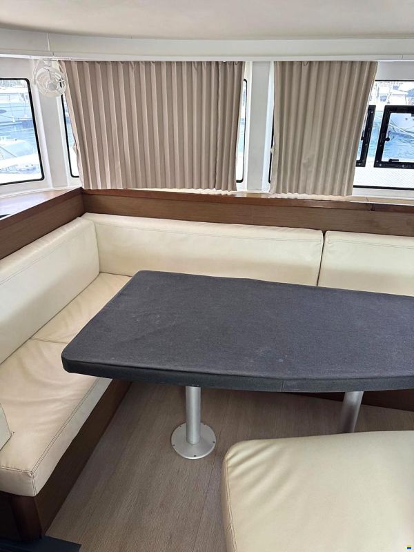 Lagoon 42