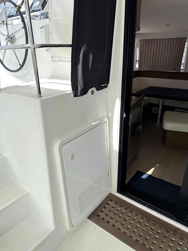 Lagoon 42