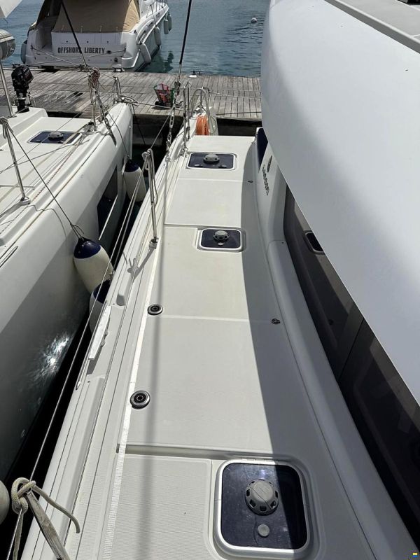 Lagoon 42