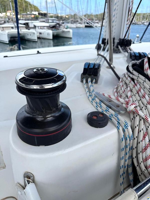 Lagoon 42
