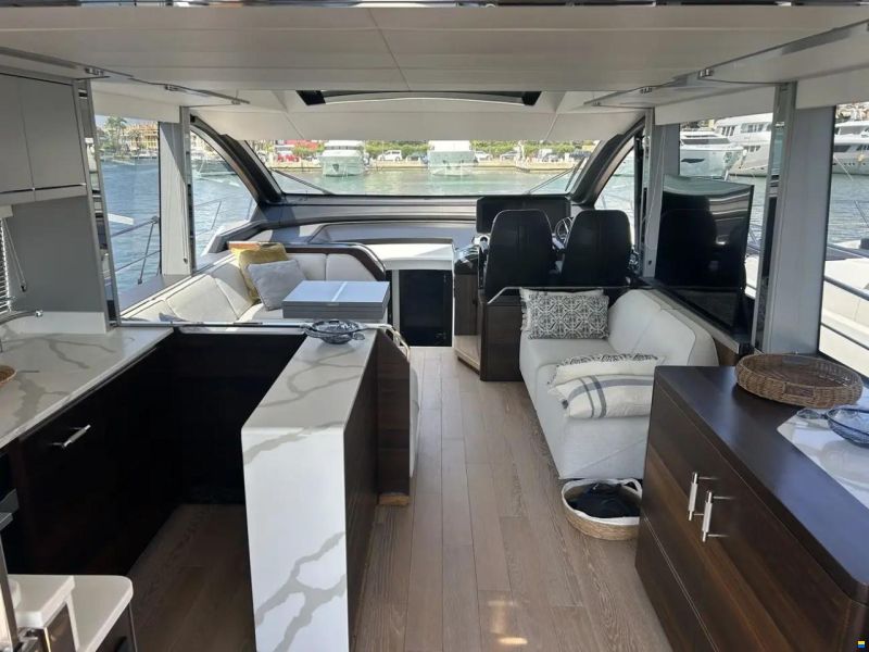 Sunseeker 65 Sport Yacht