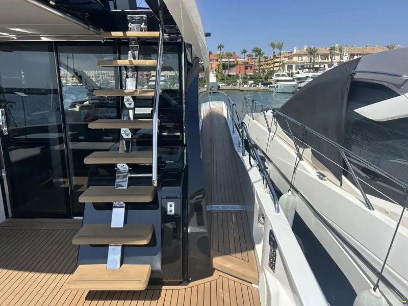 Sunseeker 65 Sport Yacht