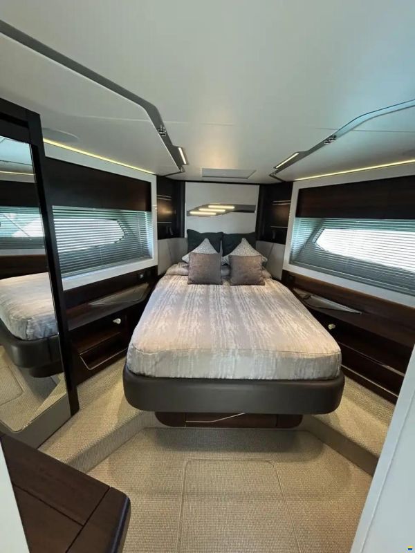 Sunseeker 65 Sport Yacht