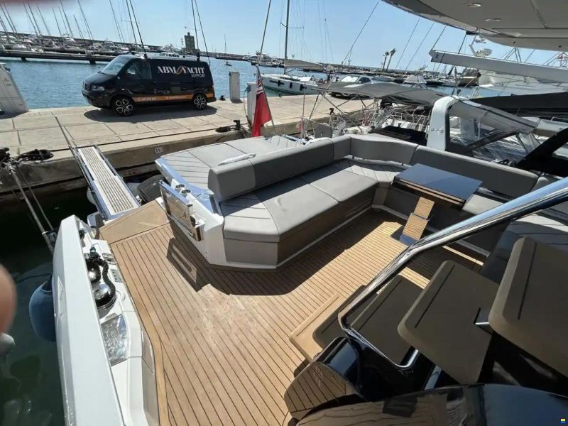 Sunseeker 65 Sport Yacht