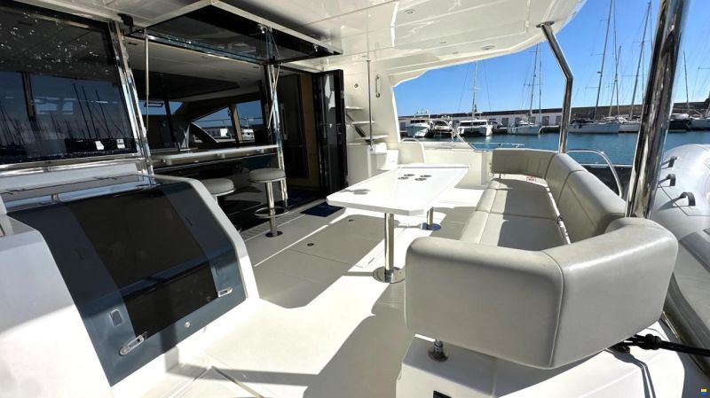 AQUILA 54 Yacht