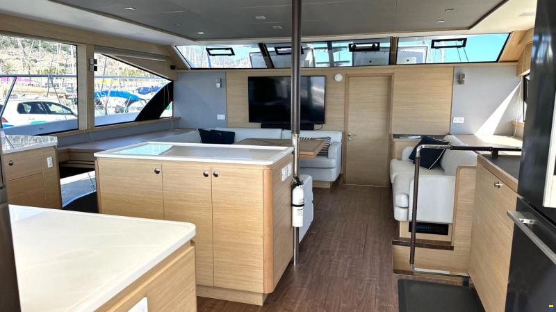 AQUILA 54 Yacht