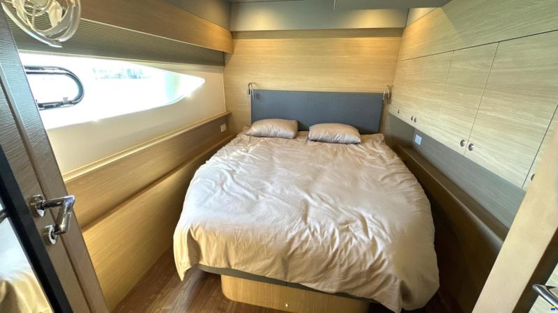 AQUILA 54 Yacht