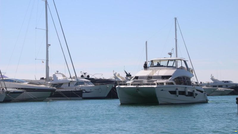 AQUILA 54 Yacht