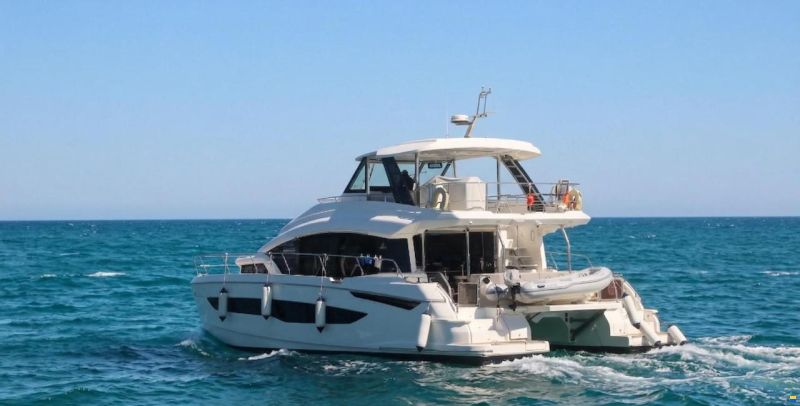 AQUILA 54 Yacht
