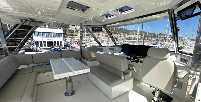 AQUILA 54 Yacht