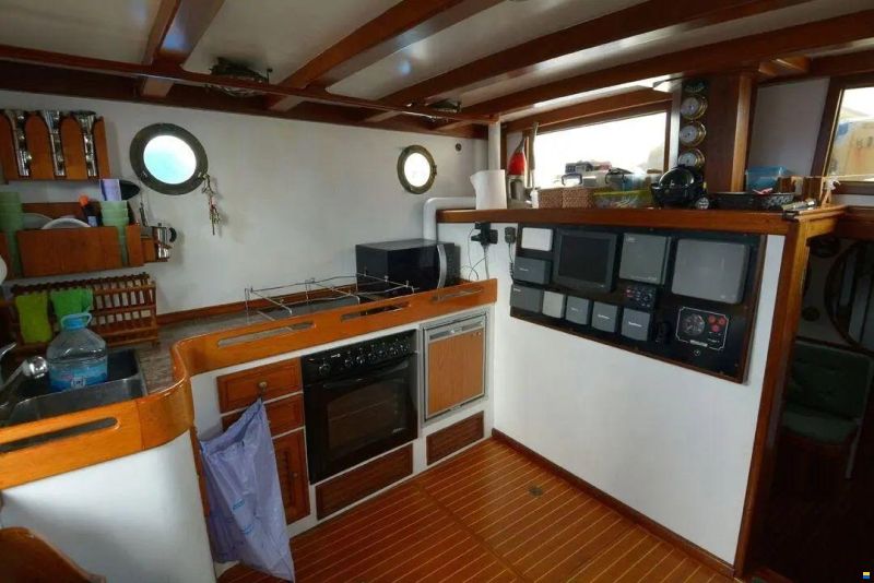 Custom Boats Staysail Schooner