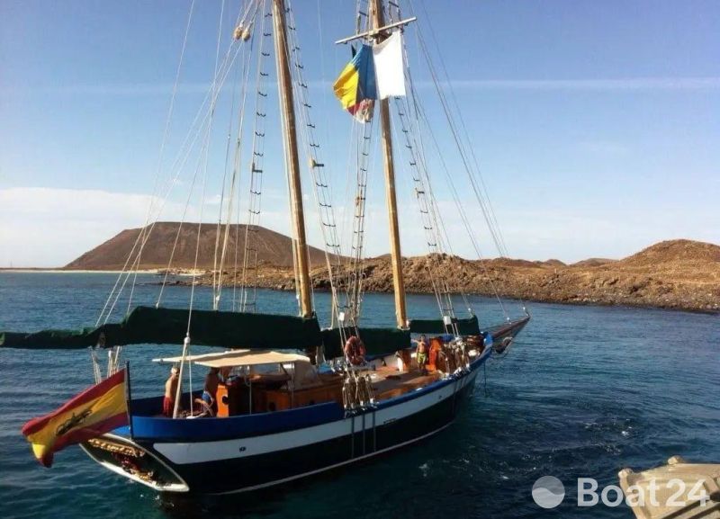 Custom Boats Staysail Schooner