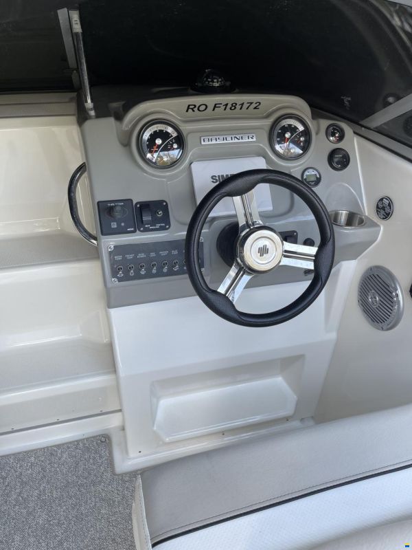 Bayliner 742