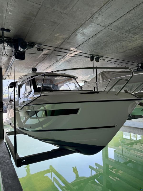 Parker 750 Cabin Cruiser