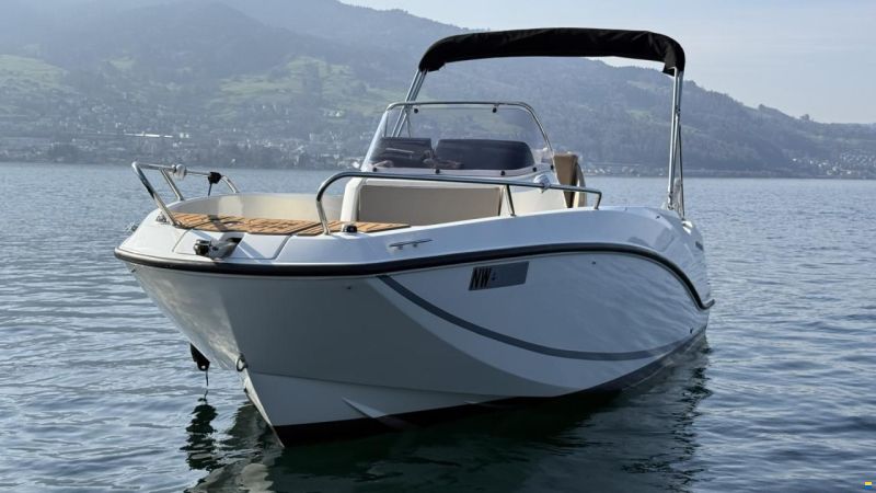 Quicksilver Activ 555 Open