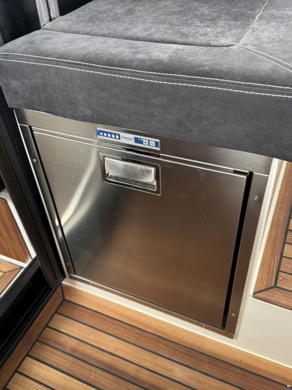 Marex 330