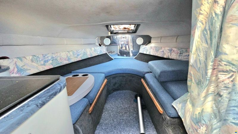 Crownline Bayside 650