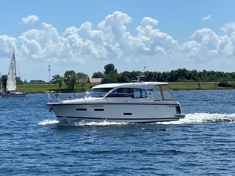 Nimbus 305 Coupe