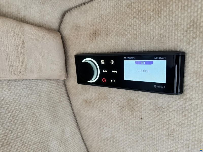 Sea Ray 230 OV signature