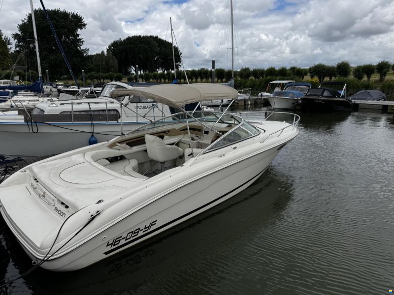Sea Ray 230 OV signature