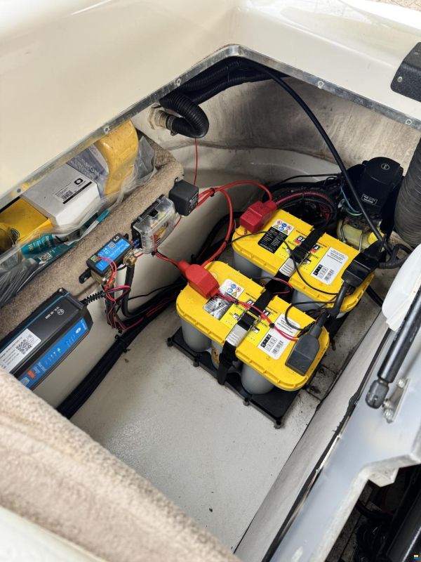 Sea Ray 230 OV signature