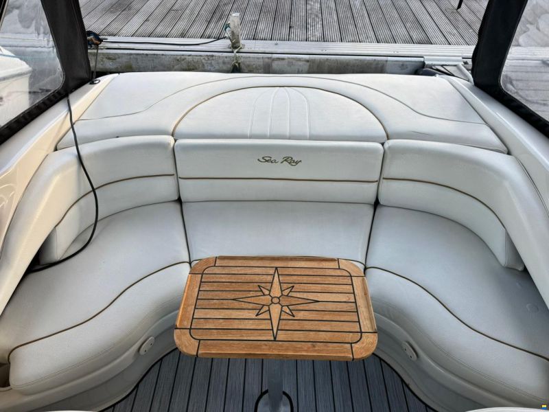 Sea Ray 230 OV signature