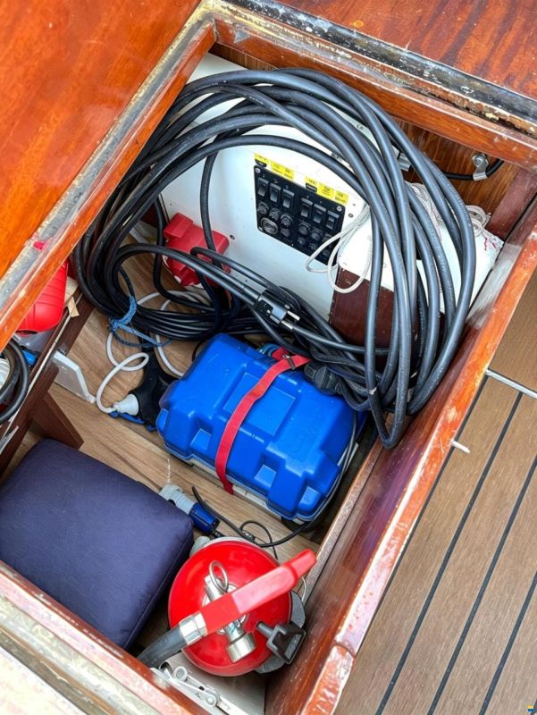 Hallberg-Rassy P28