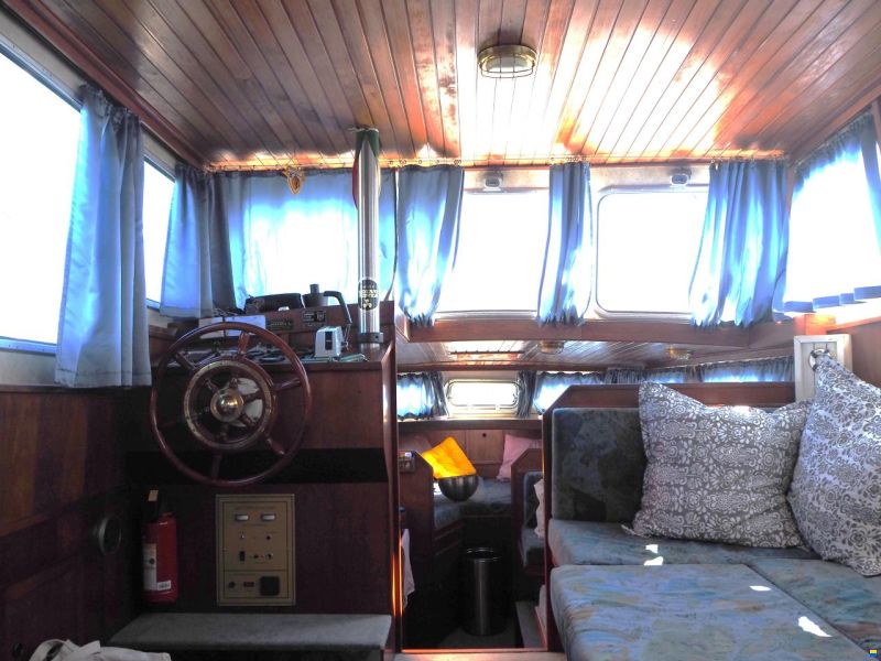 Pedro 1000 Flybridge