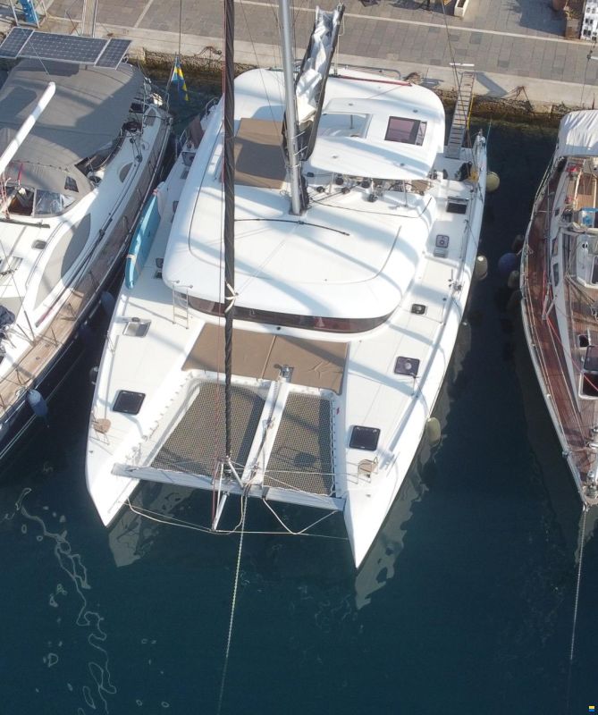 Lagoon 42