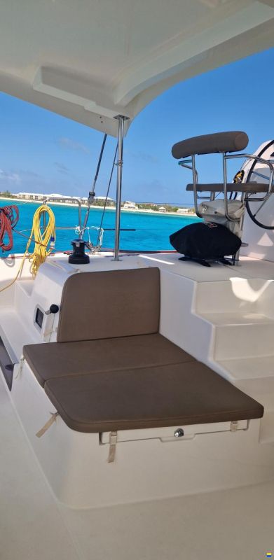 Lagoon 42