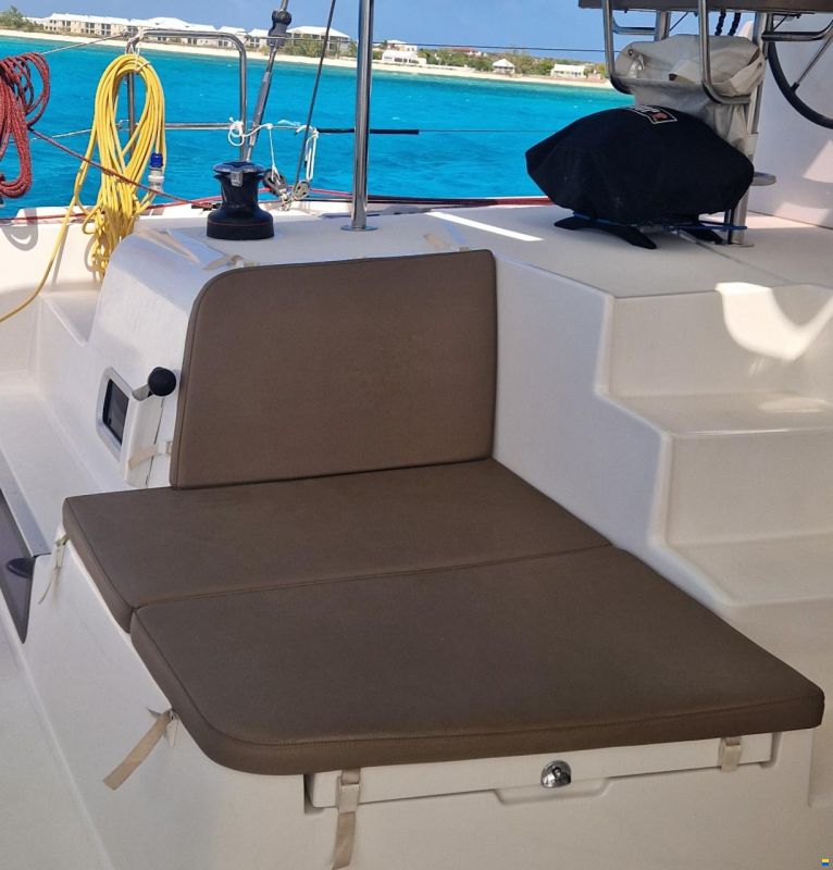 Lagoon 42