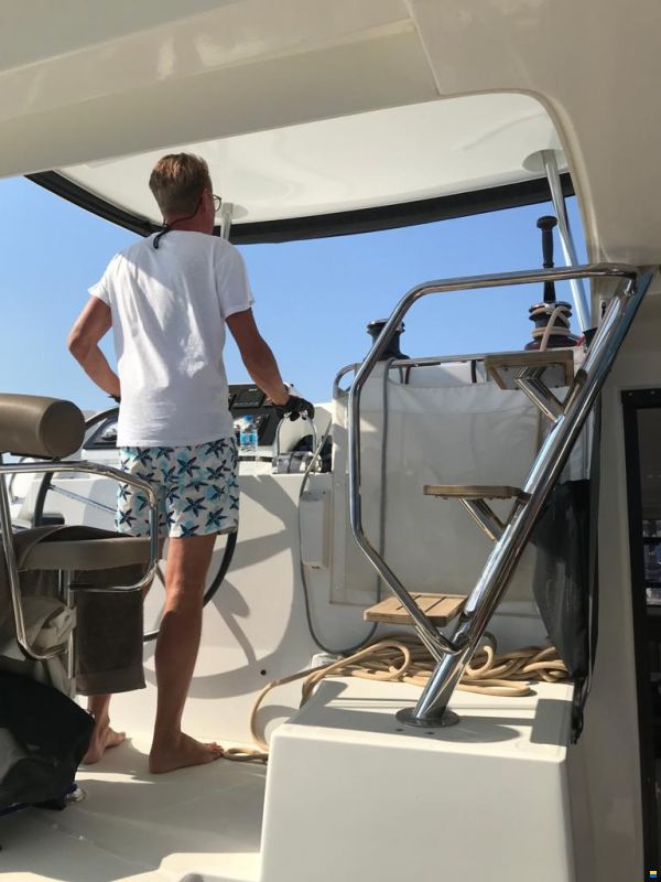Lagoon 42