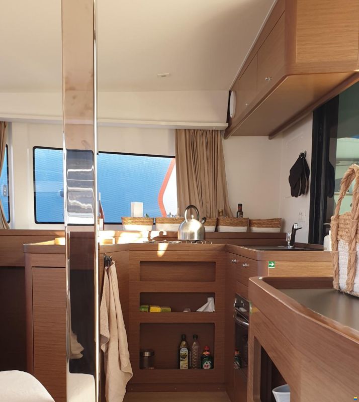 Lagoon 42