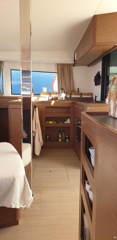 Lagoon 42