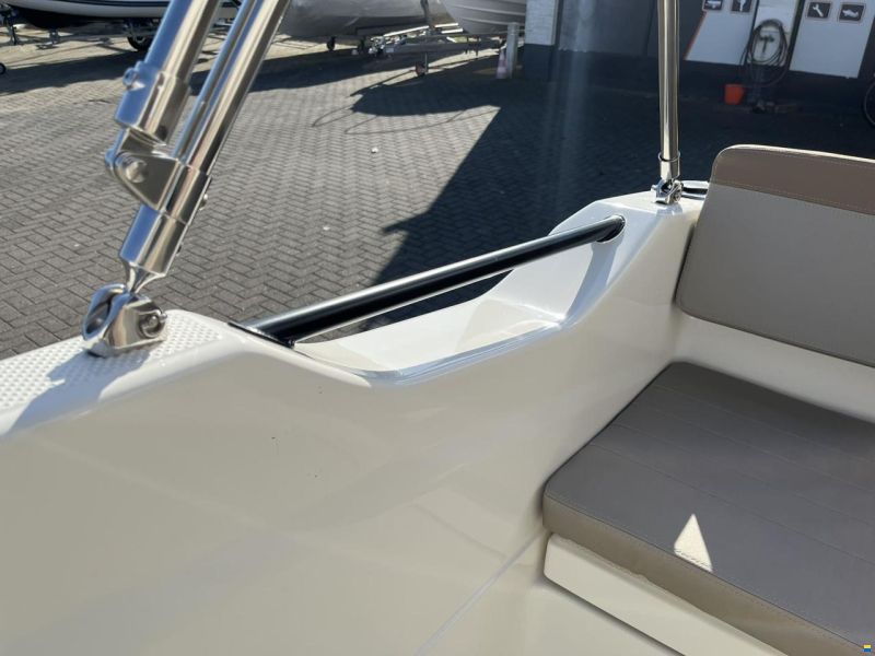 Quicksilver 555 Open