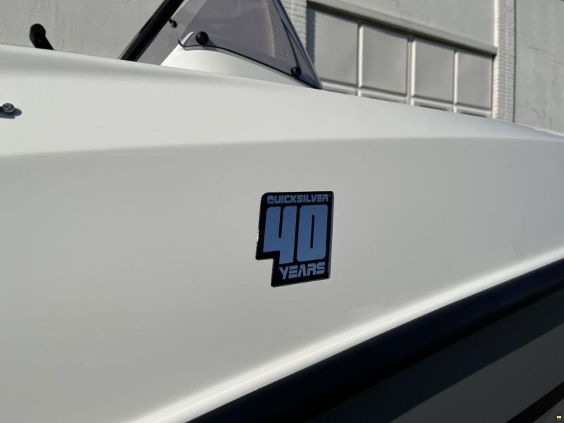 Quicksilver 555 Open