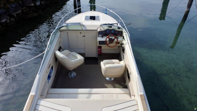 Sea Ray 200 Overnighter Select