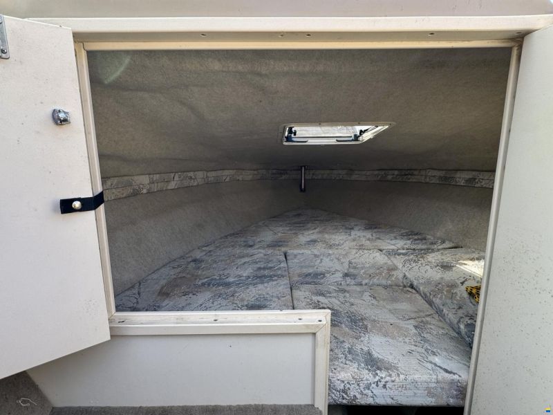 Sea Ray 200 Overnighter Select