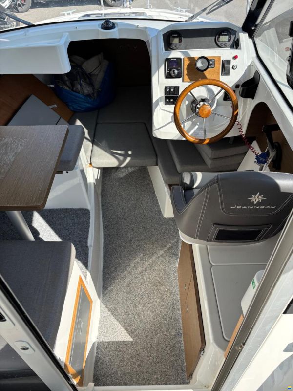 Jeanneau Merry Fisher 605