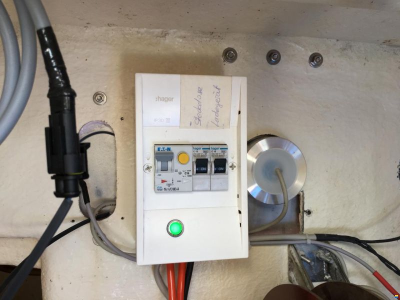 Artekno H-Boot_/)__SUI 429