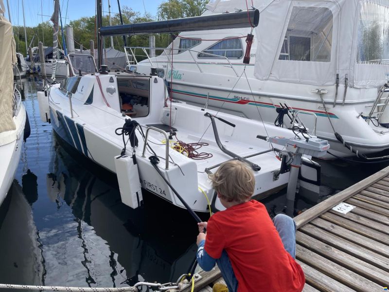 Beneteau First 24 SE
