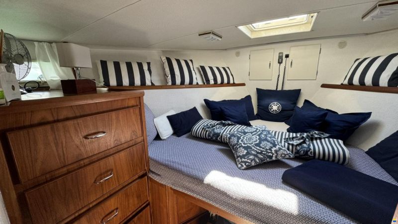 Chris Craft Commander 41 Fly