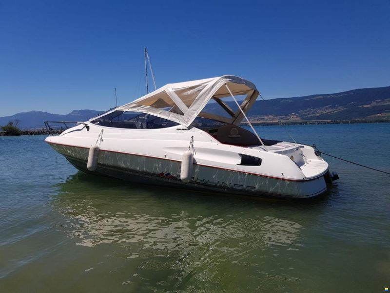 Bayliner Capri 2052