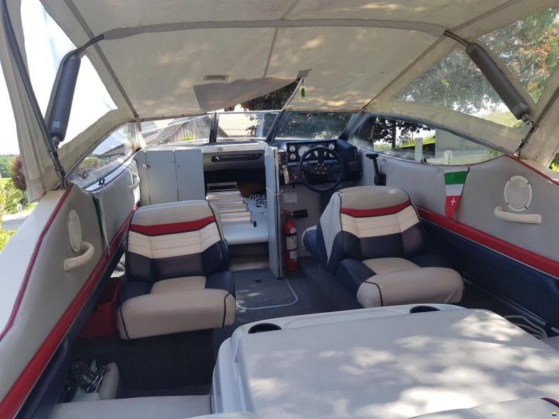 Bayliner Capri 2052