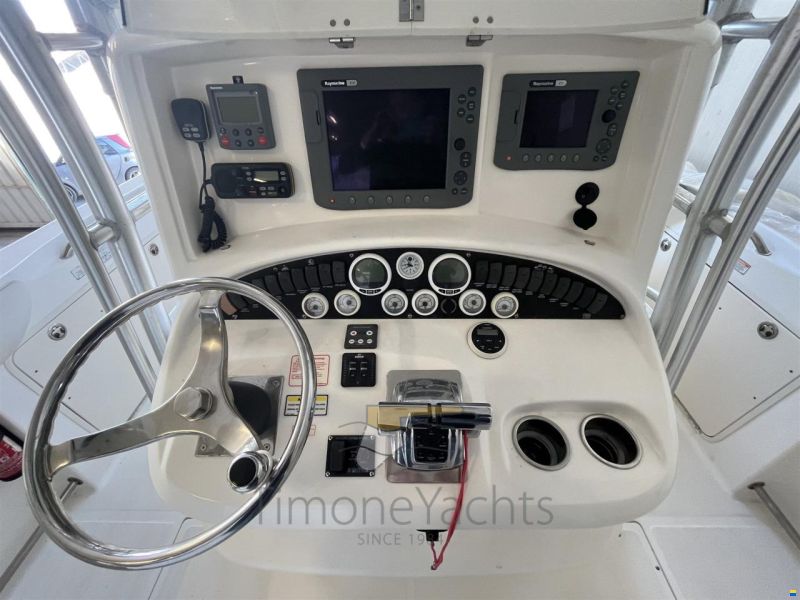 Boston Whaler OUTRAGE 320