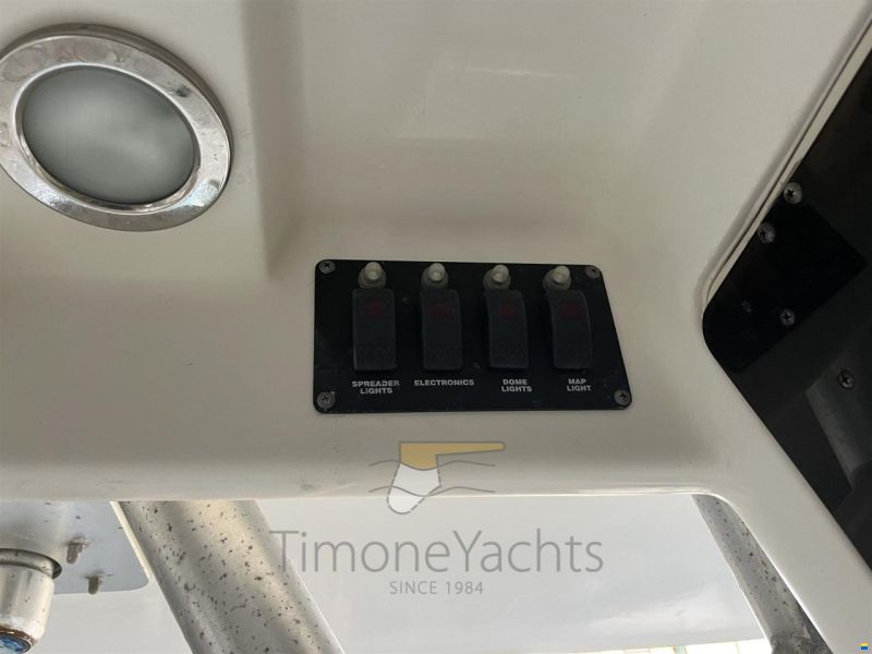 Boston Whaler OUTRAGE 320