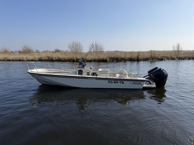Boston Whaler OUTRAGE 25