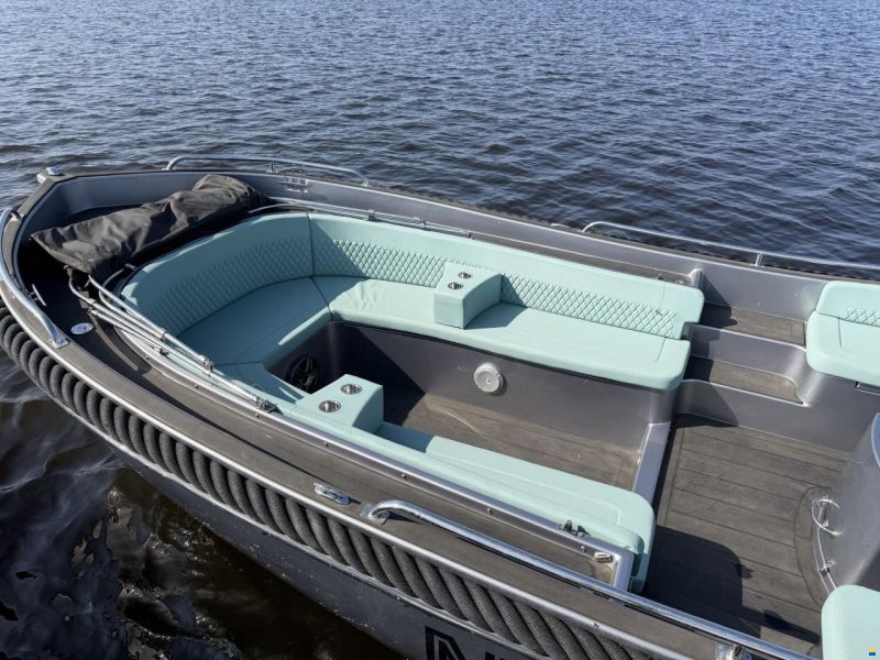 Seafury 800